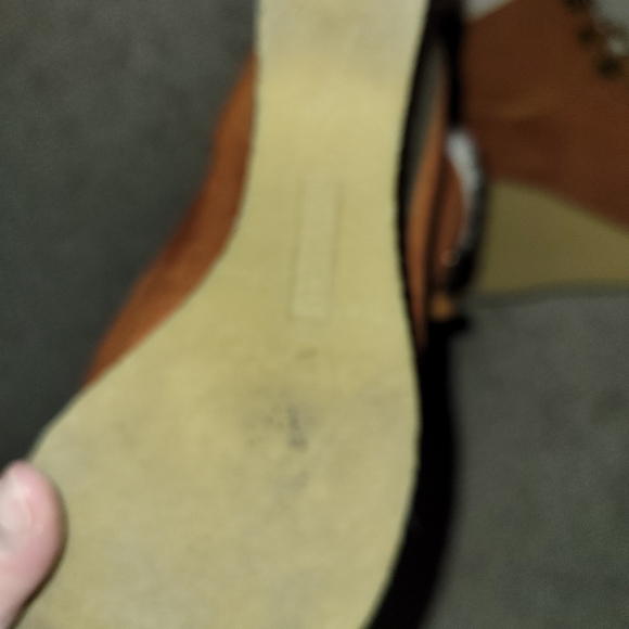 Divided wedged boots - Picture 5 of 6